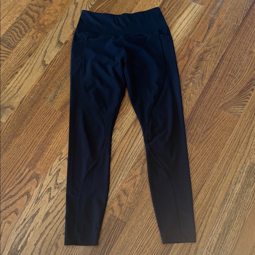 Athleta Quest Hybrid Tight in Black